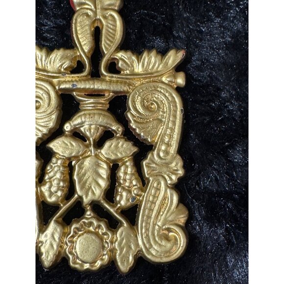 Vintage Gold-Tone Trivet Wall Plaque With Floral Scroll & Grapevine Design - Picture 3 of 7